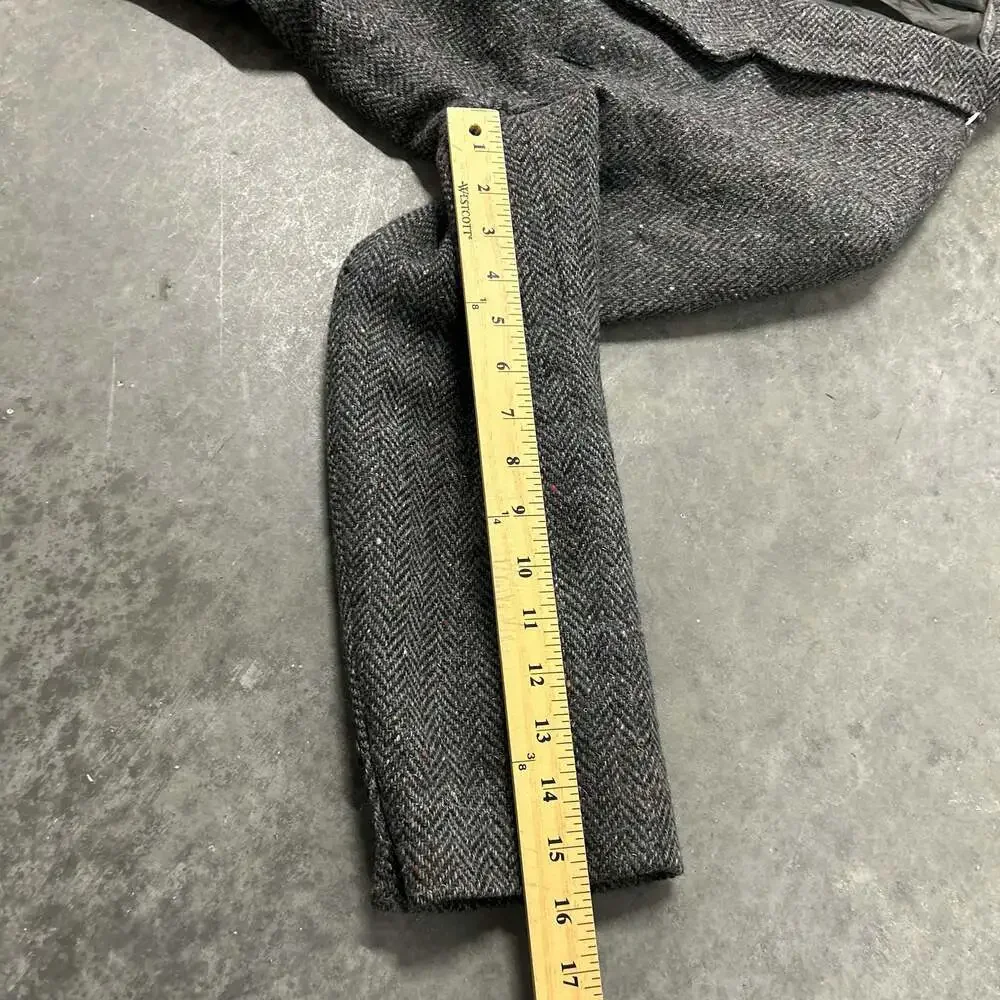 Vintage Levi's Menswear Herringbone Tweed 100% Pure Wool Coat Blazer Made in USA